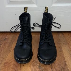 Men’s Dr. Martins Boots Air Cushion Sole.